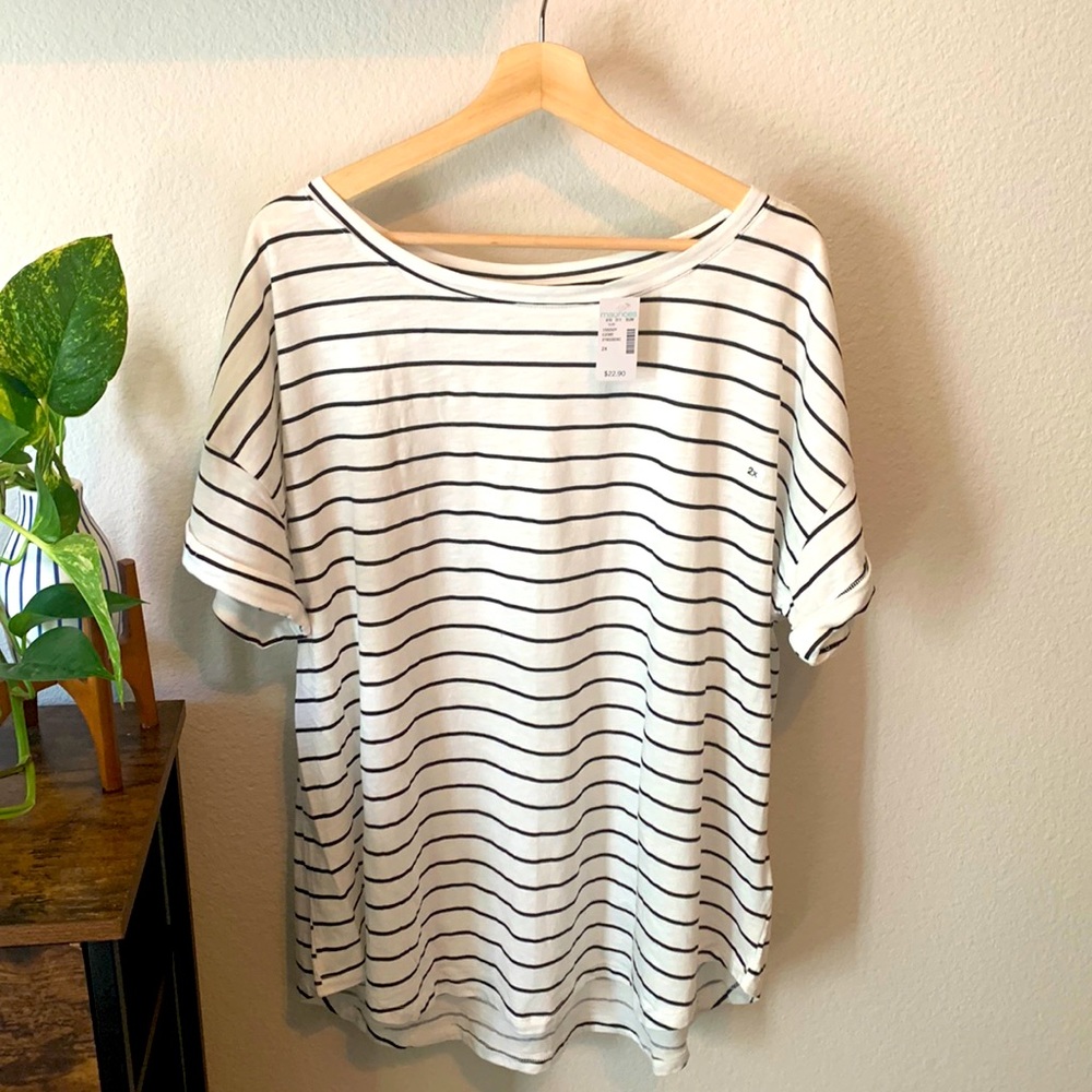 🚫 SOLD - NWT Plus Size Maurices 2X Striped Black White Cuffed Sleeved Top